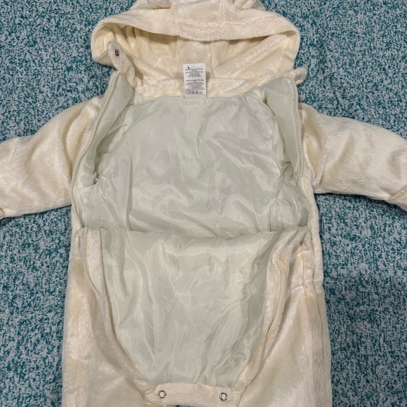 Disney Pooh Bear Bunting Suit, 6-9 months, never worn! - Picture 3 of 4